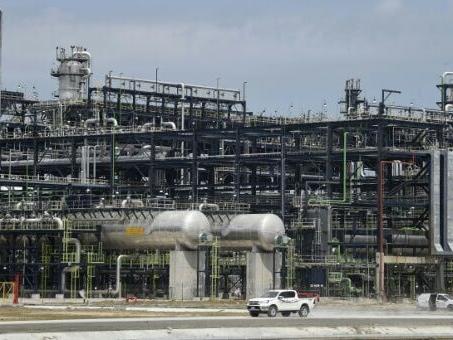 Nigeria refinery aims to be world's biggest with expansion